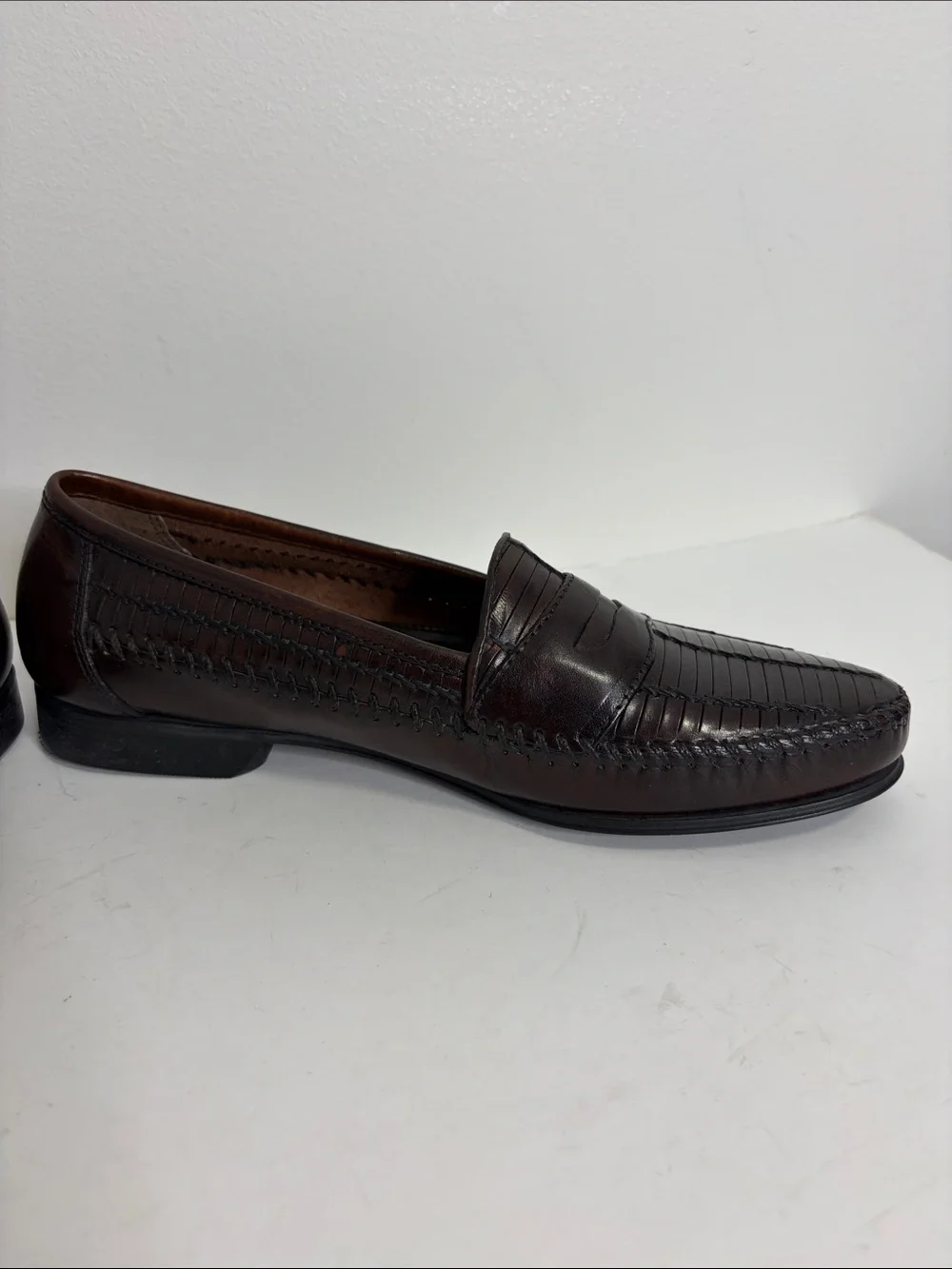 GH Bass Penny Loafers Womens 8.5 Dark Brown Leather Woven Preppy Slip On Shoes - Picture 6 of 15